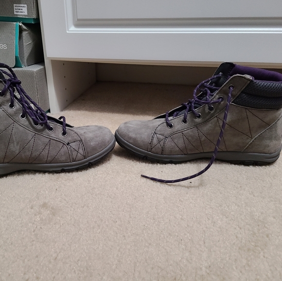 SOLD DONT BUY..IT WONT MAKE SOLD...Womans steel creek ankle boot - Picture 8 of 11